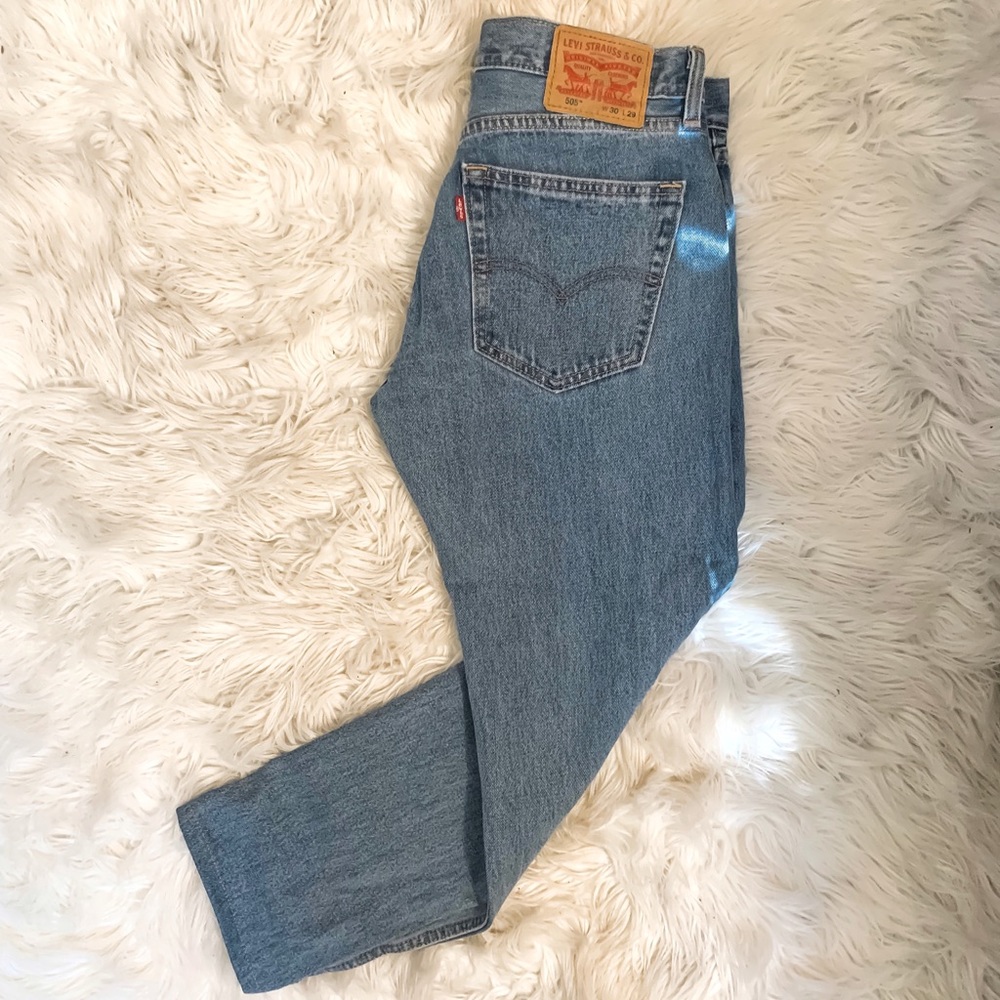 Vintage Style Levi’s Light Wash Straight Leg Jeans
